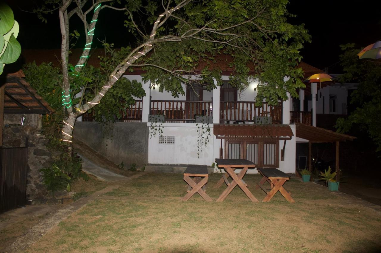 Emma'S Sea View Apartment Dikwella Ngoại thất bức ảnh
